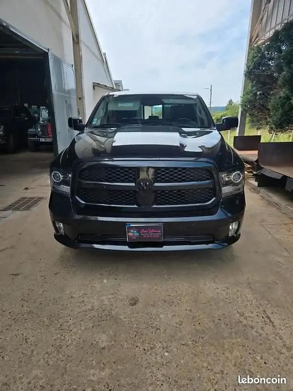 Noir Utilisé 2017 Dodge Ram Pick-up | 39 990 € - Image 1/4