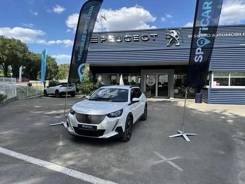 Blanc Utilisé 2020 Peugeot e-2008 Allure SUV | 14 990 € - Image 1/4