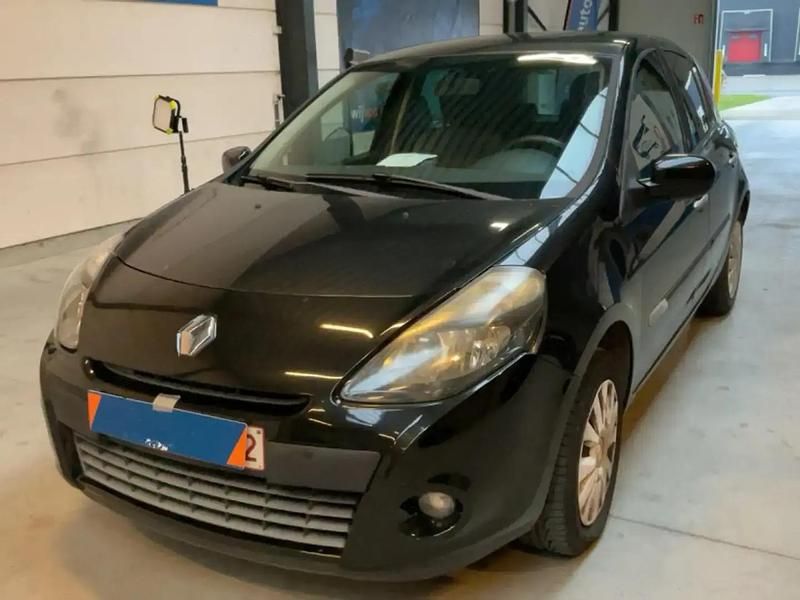Noir Occasion 2011 Renault Clio II Dynamique Berline | 6 490 € (Prix cher) - Image 1/4