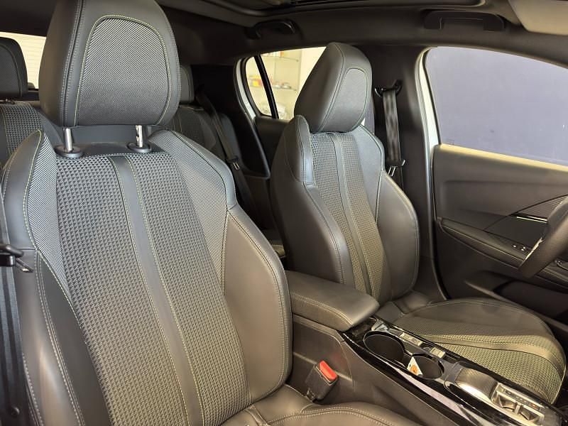 Occasion Peugeot e-208 100 kW (136 ch) 2022 Blanc Citadine