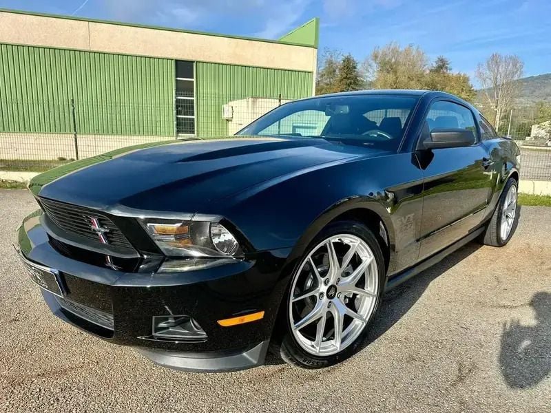 Noir Utilisé 2010 Ford Mustang GT Premium Coupé | 24 990 € - Image 1/4
