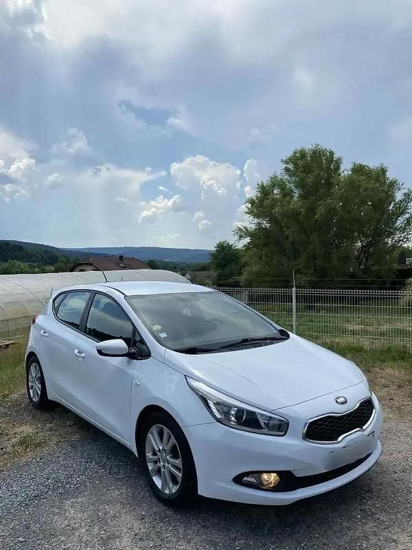 Utilisé 2013 Kia Ceed Style Berline | 6 500 € (Bon prix) - Image 1/4