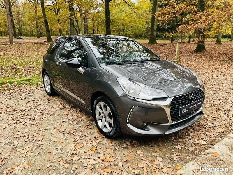 Occasion DS Automobiles DS3 So Chic 101 ch (74 kW) 2018 Gris Berline
