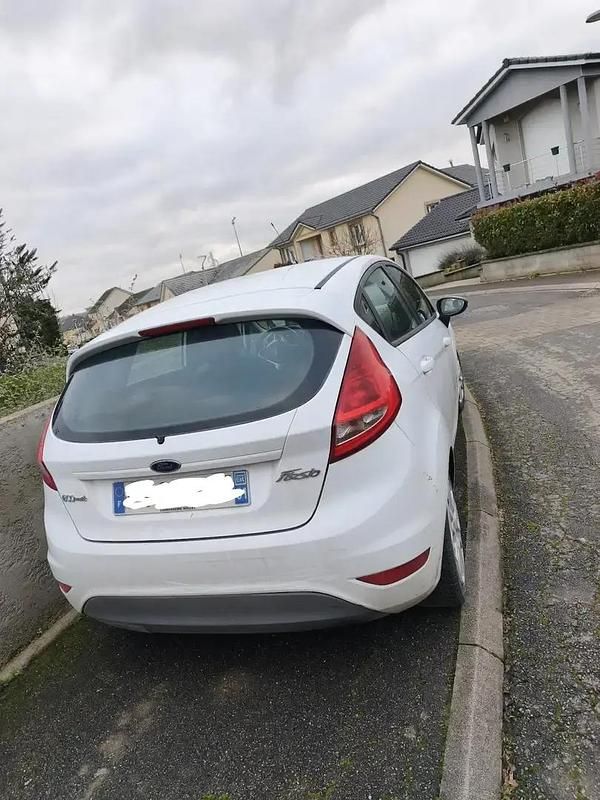 Occasion Ford Fiesta 90 ch (66 kW) 2010 Berline