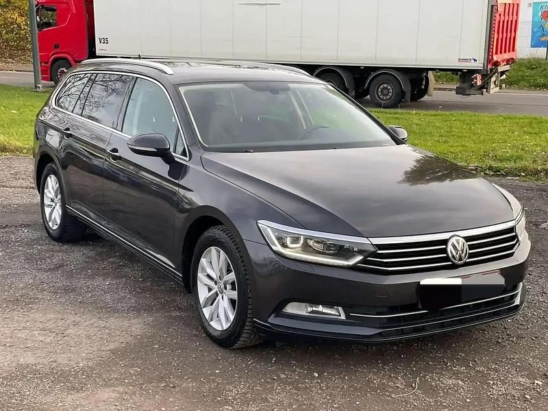 Gris Utilisé 2019 VW Passat Comfortline Break | 9 900 € (Bon prix) - Image 1/4