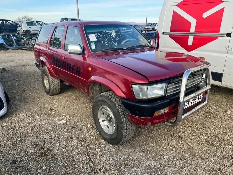 Rouge Utilisé 2001 Toyota 4 Runner SUV | 6 490 € - Image 1/4
