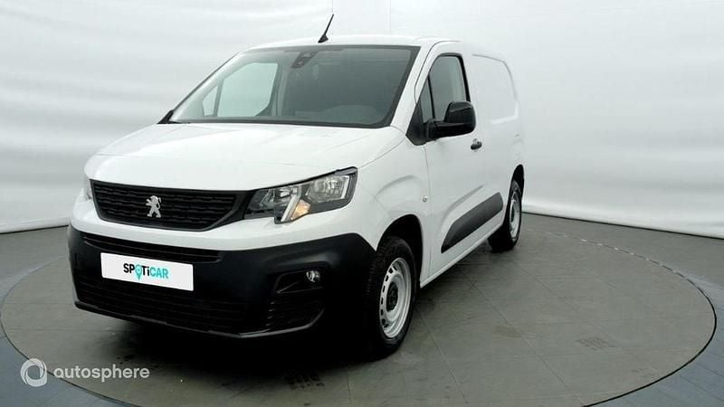 Blanc Utilisé 2023 Peugeot Partner S Van | 16 980 € - Image 1/4