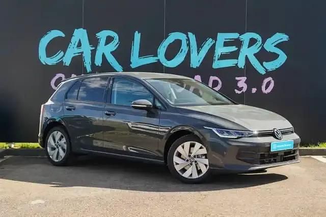 Gris dauphin Utilisé 2025 VW Golf VIII Berline | 31 990 € (Prix juste) - Image 1/4