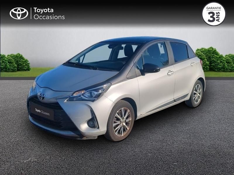 Gris aluminium biton toit gris atlas Occasion 2020 Toyota Yaris Design Berline | 13 990 € (Bon prix) - Image 1/4