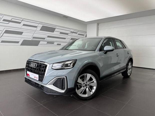 Gris flèche nacré Utilisé 2023 Audi Q2 S-Line SUV | 30 490 € - Image 1/4