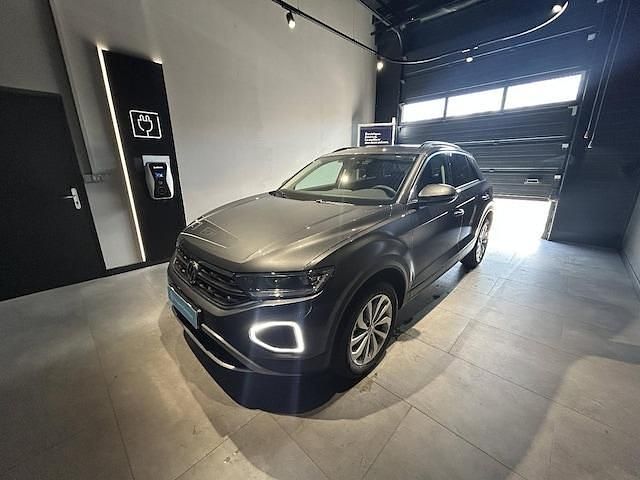 Gris Utilisé 2024 VW T-Roc Edition SUV | 29 780 € (Prix juste) - Image 1/4