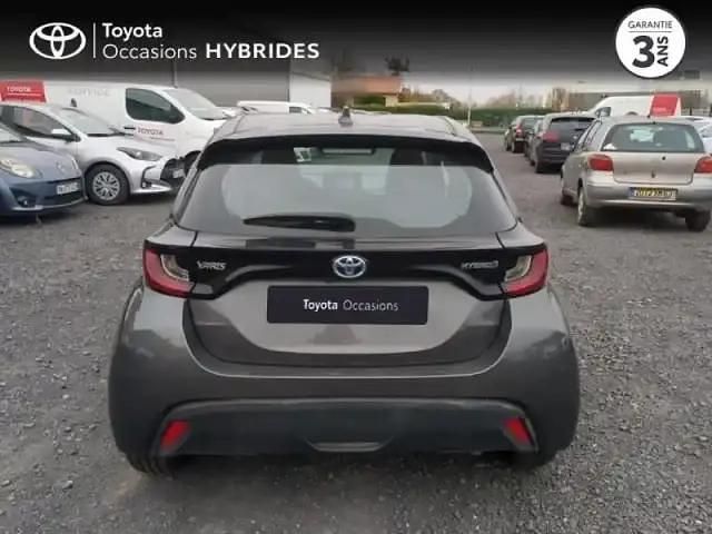Occasion Toyota Yaris Hybrid Business Edition 116 ch (85 kW) 2023 Gris atlas (m) Berline