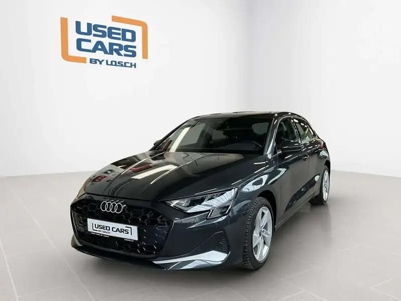 Gris Utilisé 2024 Audi A3 Advanced Berline | 31 271 € (Bon prix) - Image 1/4