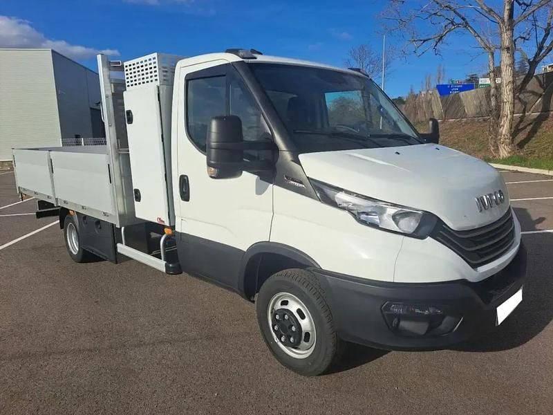 Blanc Nouvelle 2025 Iveco Daily Van | 65 160 € (Prix juste) - Image 1/4