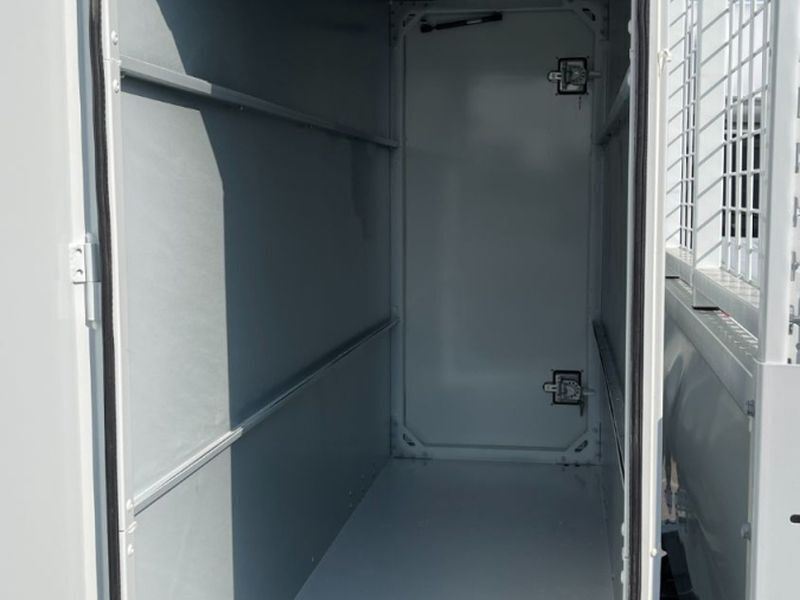 Image 3/4