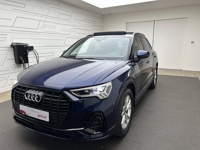 Bleu navarre métallisé Utilisé 2024 Audi Q3 S-Line SUV | 40 990 € (Prix juste) - Image 1/4