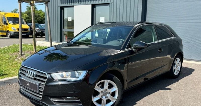Noir Utilisé 2012 Audi A3 Attraction Berline | 8 990 € (Prix assez cher) - Image 1/4