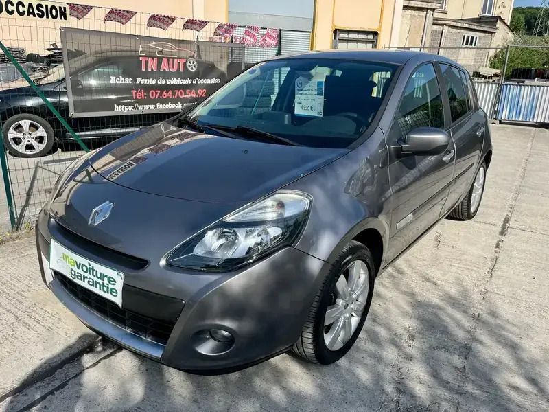 Gris Utilisé 2010 Renault Clio III Exception Berline | 6 990 € (Prix juste) - Image 1/4