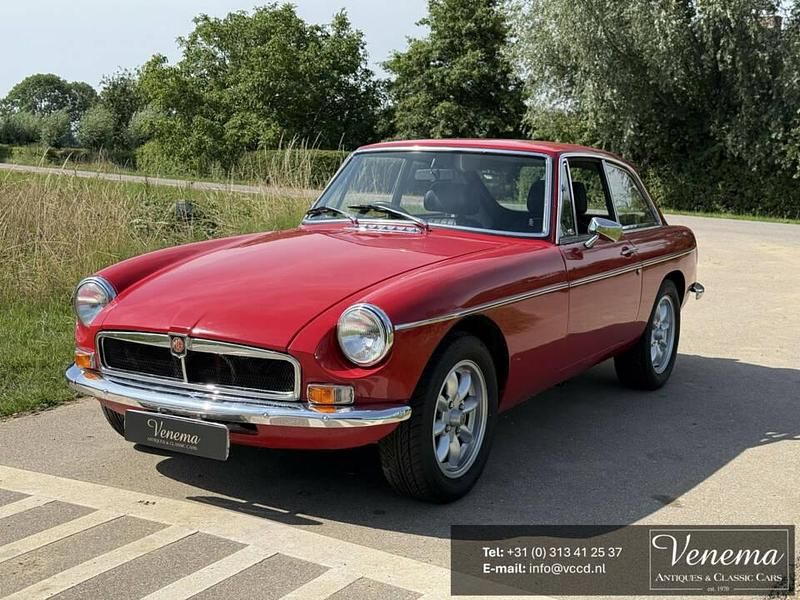 Rouge Utilisé 1973 MG B GT Coupé | 22 900 € - Image 1/4
