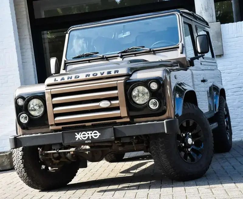 Brun Utilisé 2013 Land Rover Defender SUV | 59 950 € - Image 1/4