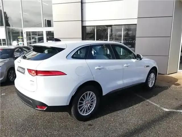 Occasion Jaguar F-Pace Prestige 180 ch (132 kW) 2019 Yulong white SUV