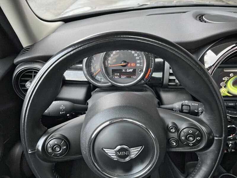 Image 3/4