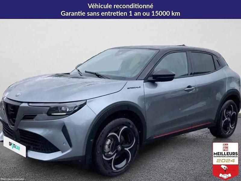 Gris Nouvelle 2025 Alfa Romeo GT Junior Edizione Speciale SUV | 39 430 € - Image 1/4