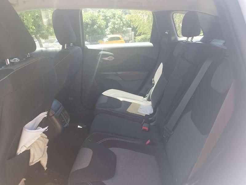 Occasion Jeep Cherokee Longitude 170 ch (125 kW) 2015 Blanc SUV