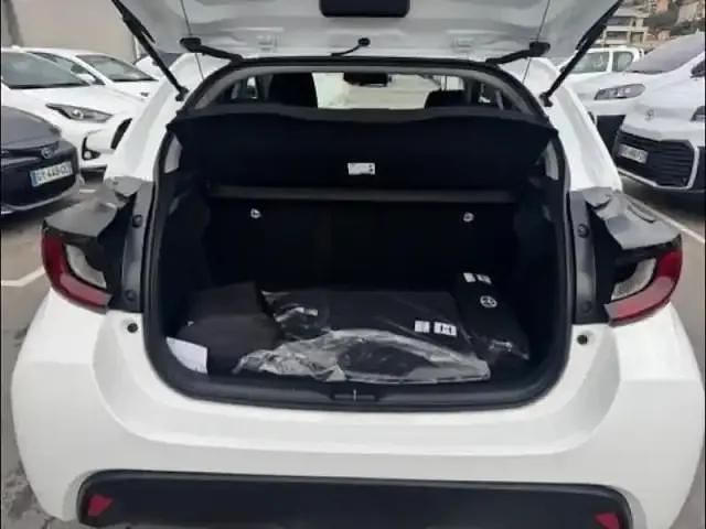 Occasion Toyota Yaris Hybrid Business Edition 92 ch (67 kW) 2025 Blanc Berline