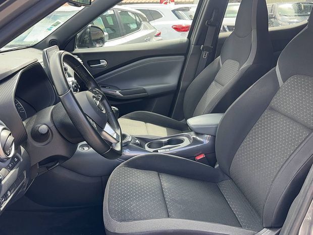 Gris Utilisé 2021 Nissan Juke N-Connecta SUV | 15 990 € (Prix juste) - Image 1/4