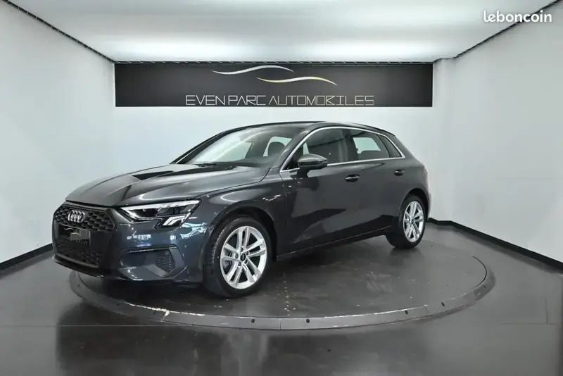 Gris Utilisé 2023 Audi A3 Business Berline | 26 990 € - Image 1/4