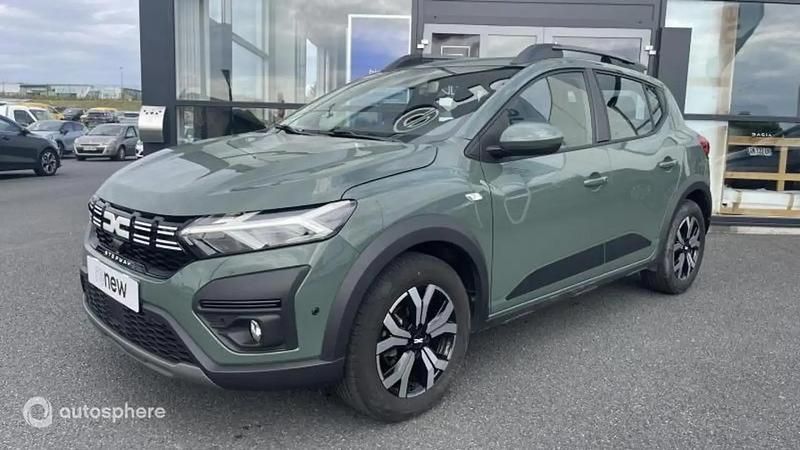 Vert Utilisé 2024 Dacia Sandero Expression Citadine | 15 799 € (Prix juste) - Image 1/4