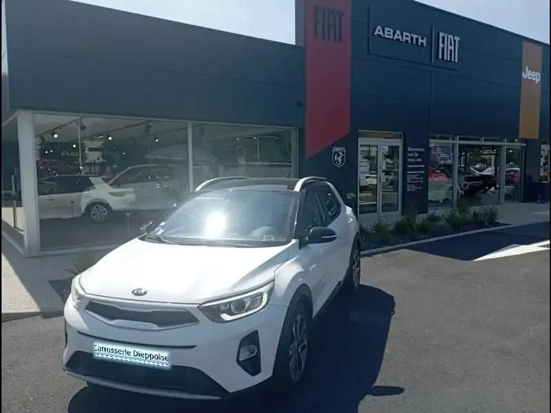 Blanc Utilisé 2020 Kia Stonic Premium SUV | 15 990 € (Prix juste) - Image 1/4