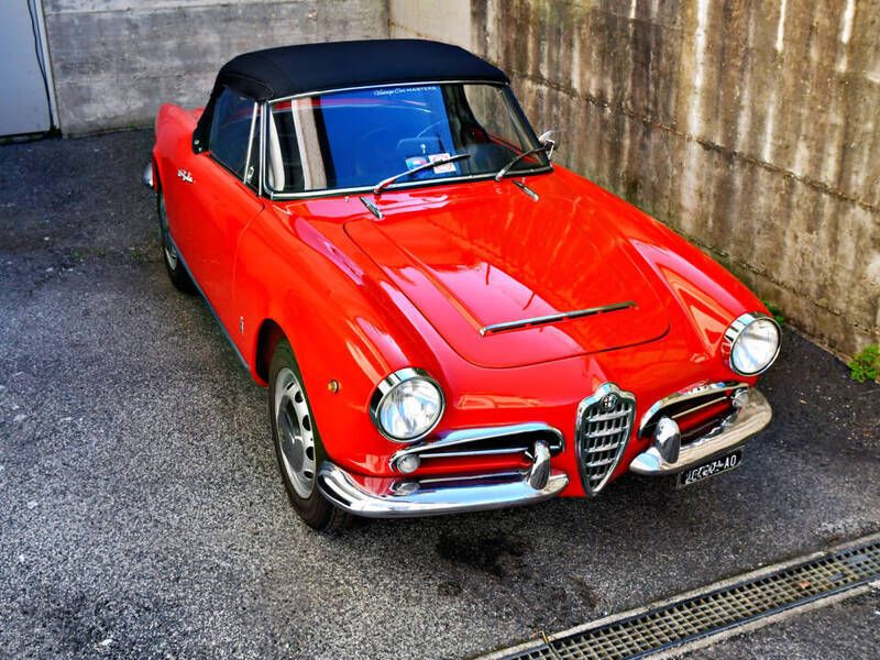 Rouge Utilisé 1962 Alfa Romeo Giulia Cabriolet | 64 000 € - Image 1/4