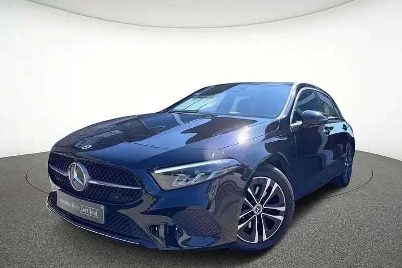 Noir Utilisé 2024 Mercedes A180 Business Citadine | 28 890 € (Bon prix) - Image 1/4