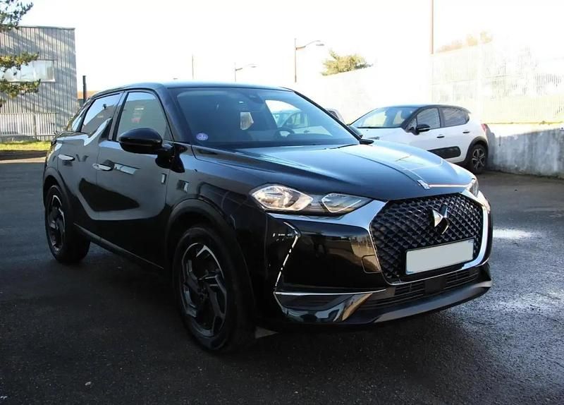 Noir Utilisé 2020 Citroën DS3 So Chic Berline | 15 500 € - Image 1/4