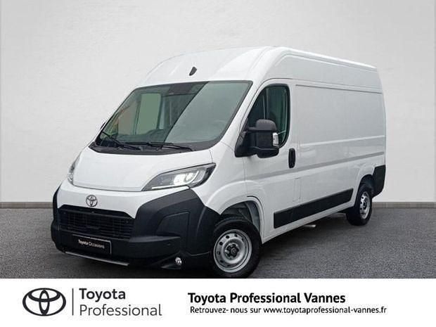 Blanc Nouvelle 2024 Toyota Proace Van | 31 990 € (Prix juste) - Image 1/4