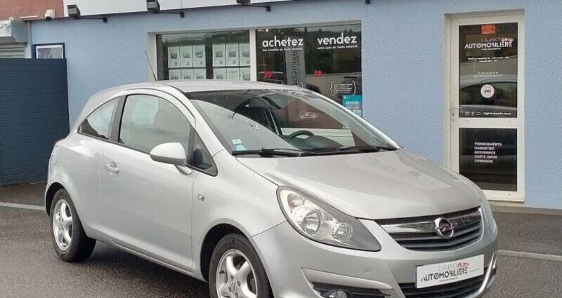 Utilisé 2008 Opel Corsa Cosmo Citadine | 4 990 € (Prix juste) - Image 1/4
