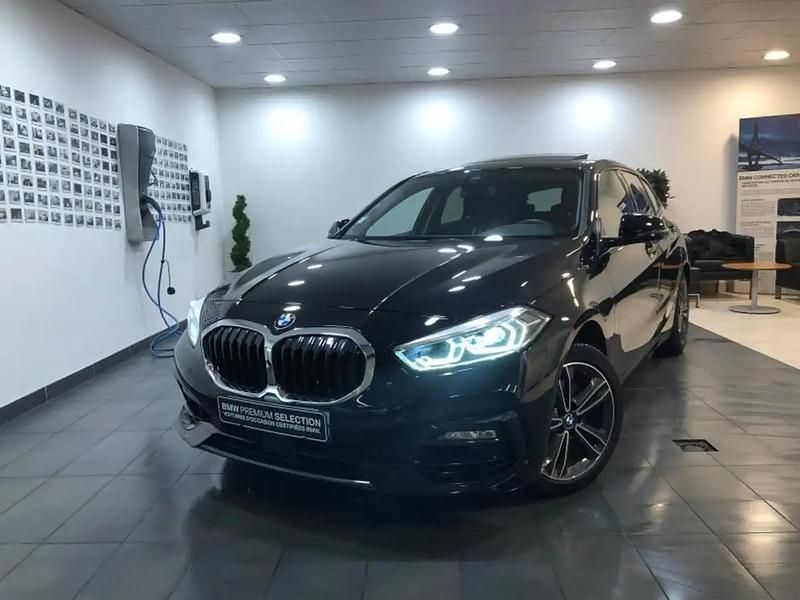Noir Utilisé 2022 BMW 116 Sport Line Citadine | 21 470 € (Prix juste) - Image 1/4
