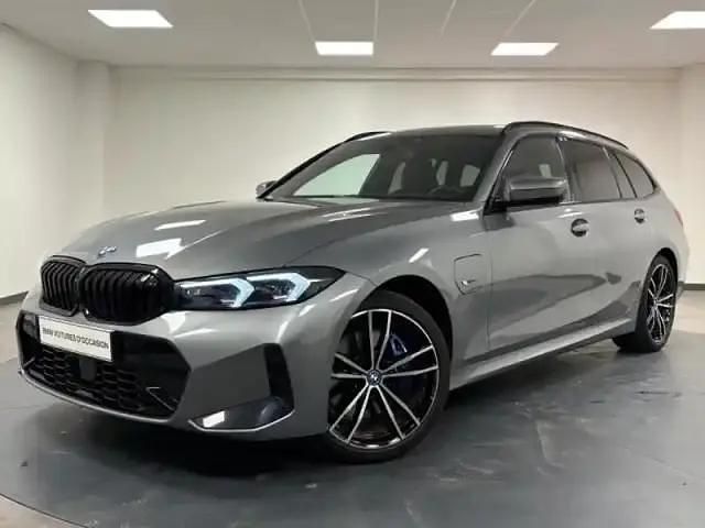 Skyscrapergrau métallisé Utilisé 2023 BMW 330 M Sport Break | 45 800 € - Image 1/4