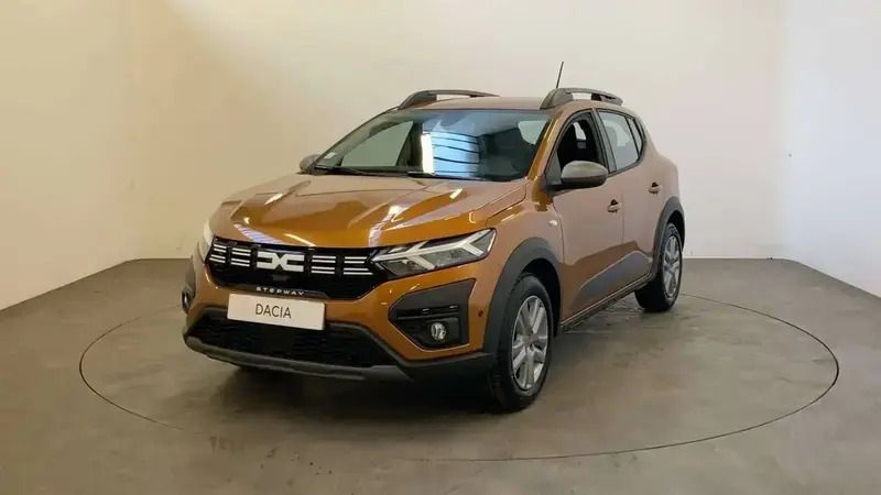Orange Utilisé 2023 Dacia Sandero Expression Citadine | 14 890 € (Prix juste) - Image 1/4