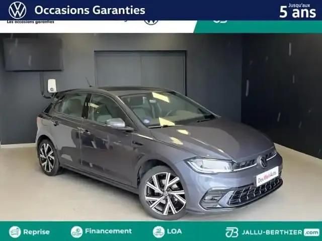 Gris cendré métallisé Occasion 2025 VW Polo R-line Berline | 20 980 € (Prix juste) - Image 1/4