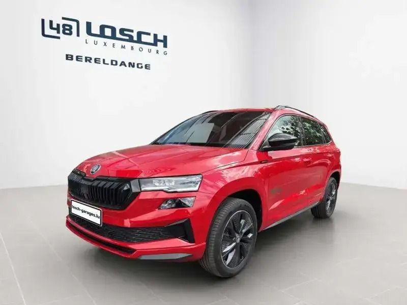 Rouge Nouvelle 2025 Skoda Karoq SportLine SUV | 42 974 € - Image 1/4