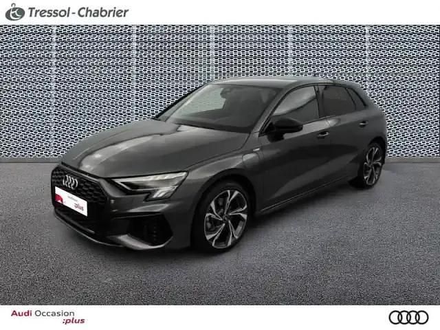 Gris daytona na Occasion 2022 Audi A3 S-Line Berline | 29 400 € (Prix juste) - Image 1/4