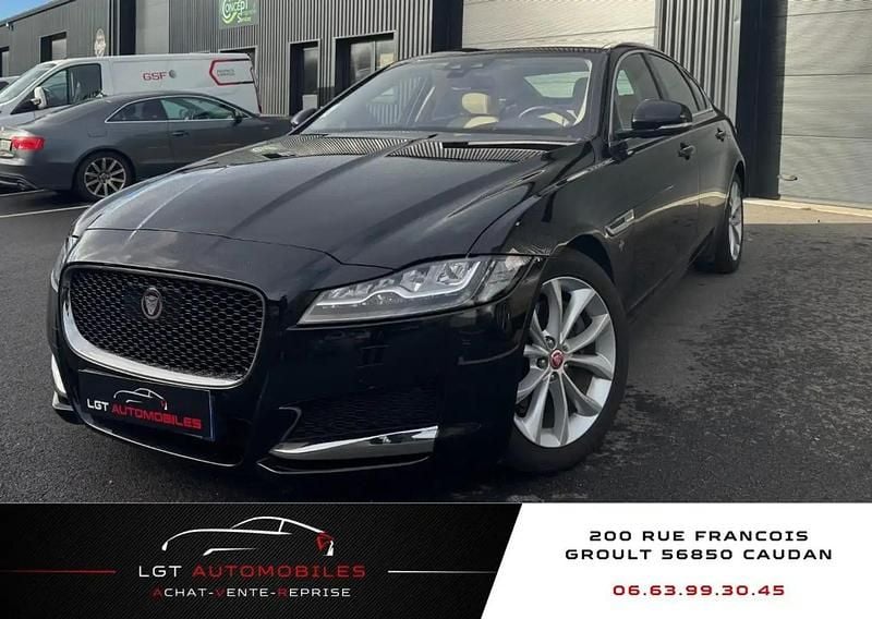 Noir Occasion 2015 Jaguar XF Berline | 19 490 € (Prix assez cher) - Image 1/4