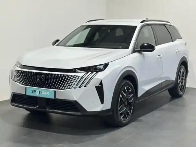 Blanc okénite (m) Utilisé 2025 Peugeot 5008 Allure SUV | 33 990 € - Image 1/4