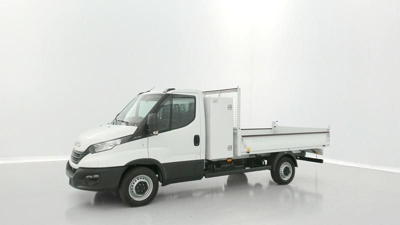 Nouvelle Iveco Daily 136 ch (100 kW) 2026 Blanc Berline