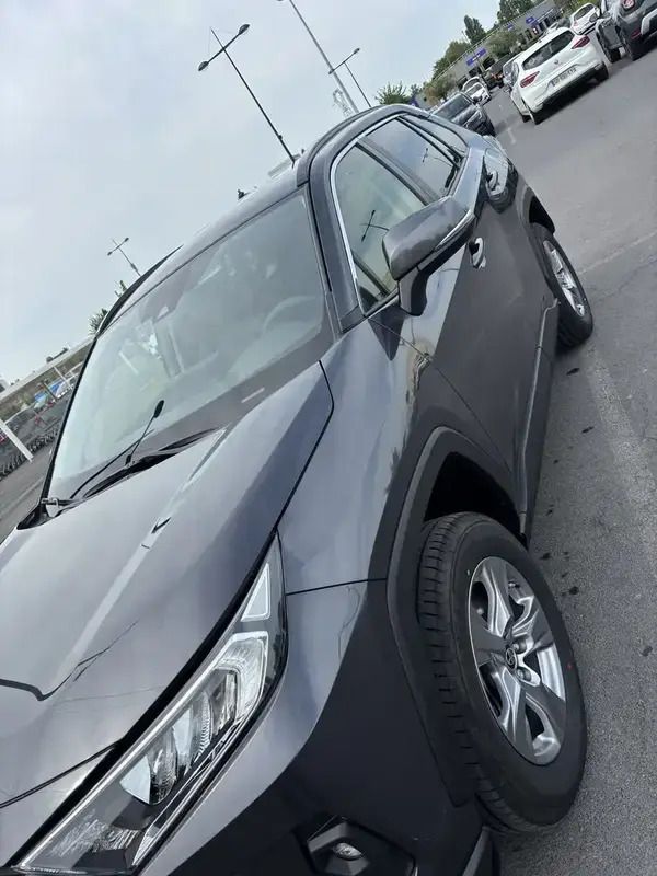 Image 2/4