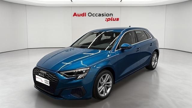 Bleu atoll métallisé Occasion 2023 Audi A3 Sportback e-tron Business Citadine | 29 990 € (Bon prix) - Image 1/4