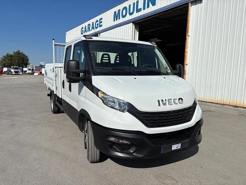 Blanc Utilisé 2021 Iveco Daily Berline | 33 000 € (Prix assez cher) - Image 1/4